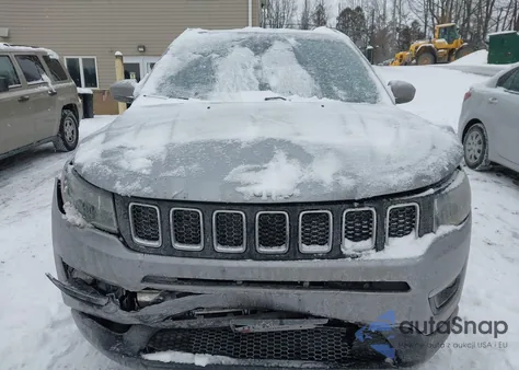 2018 Jeep Compass Latitude 4X4 из США, поврежденный, VIN 3C4NJDBB6JT360824